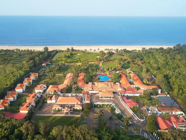Holiday Inn Resort Hotel Cavelossim Goa Escorts Service