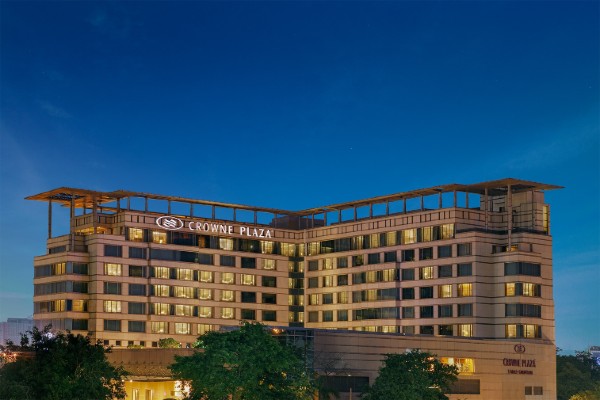 Hotel Crowne Plaza Sector 29 Gurgaon Escorts Service