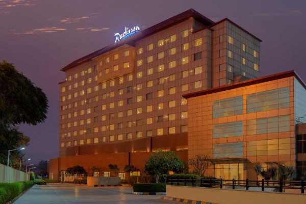 Radisson Hotel Udyog Vihar Gurgaon Escorts Service