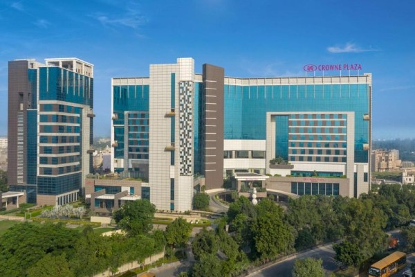 Hotel Crowne Plaza Surajpur Noida Escorts Service