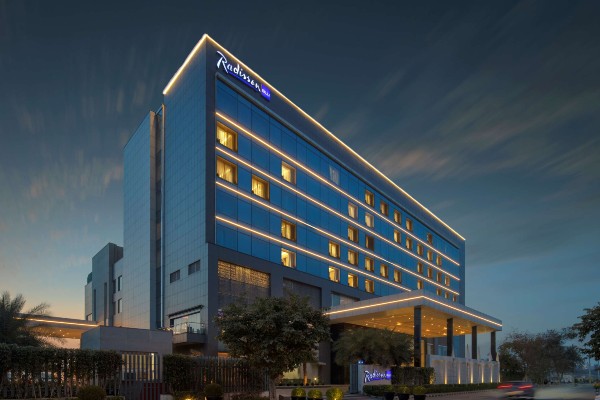 Radisson Blu Hotel Sector 20b Faridabad Escorts Service