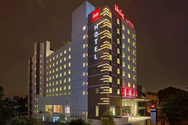 Hotel Ibis City Centre Ernakulam Kochi Escorts Service