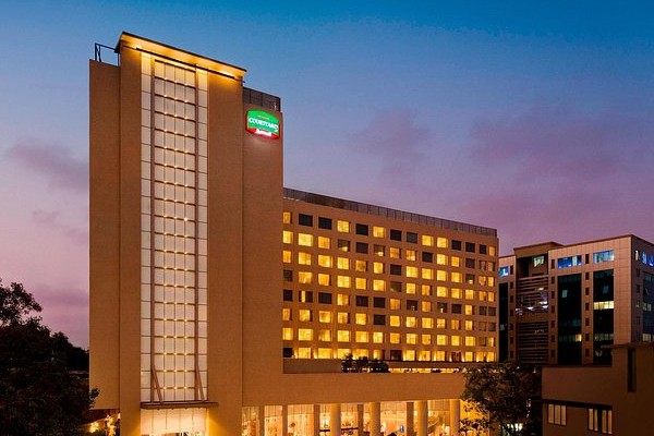 Courtyard Hotel International Airport Andheri East Mumbai Escorts Service