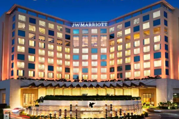 Hotel Jw Marriott Juhu Mumbai Escorts Service