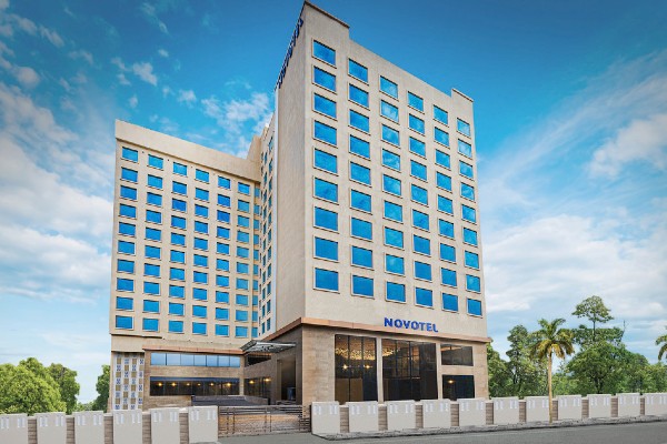 Hotel Novotel International Airport Andheri East Mumbai Escorts Service