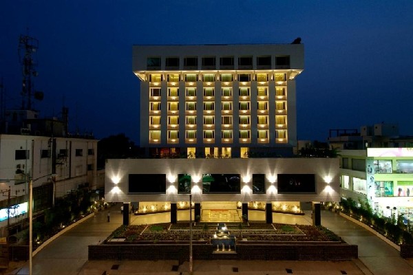 Vivanta Hotel Mg Road Vijayawada Escorts Service